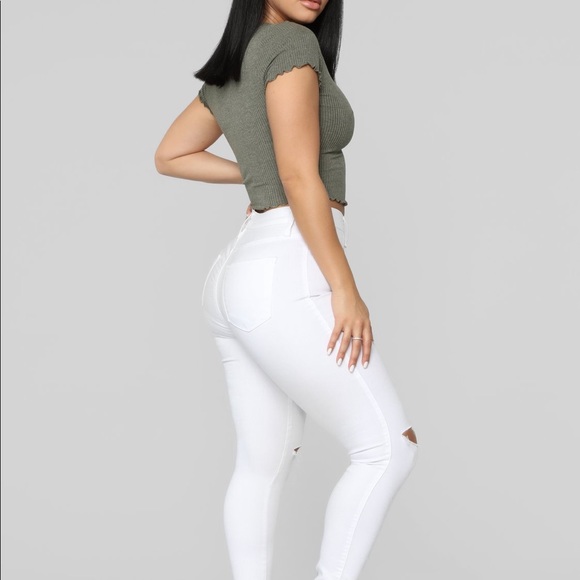 OLIVE BUTTON TEE (CROP TOP) - Picture 2 of 2